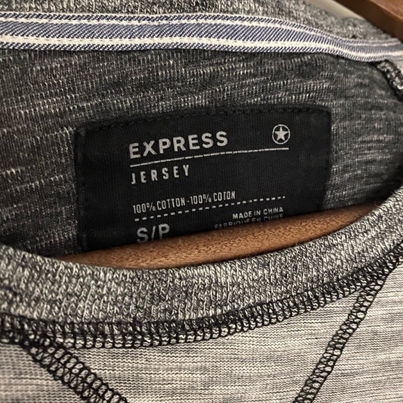 Express Men’s Long Sleeve Light Sweater - Picture 4 of 6